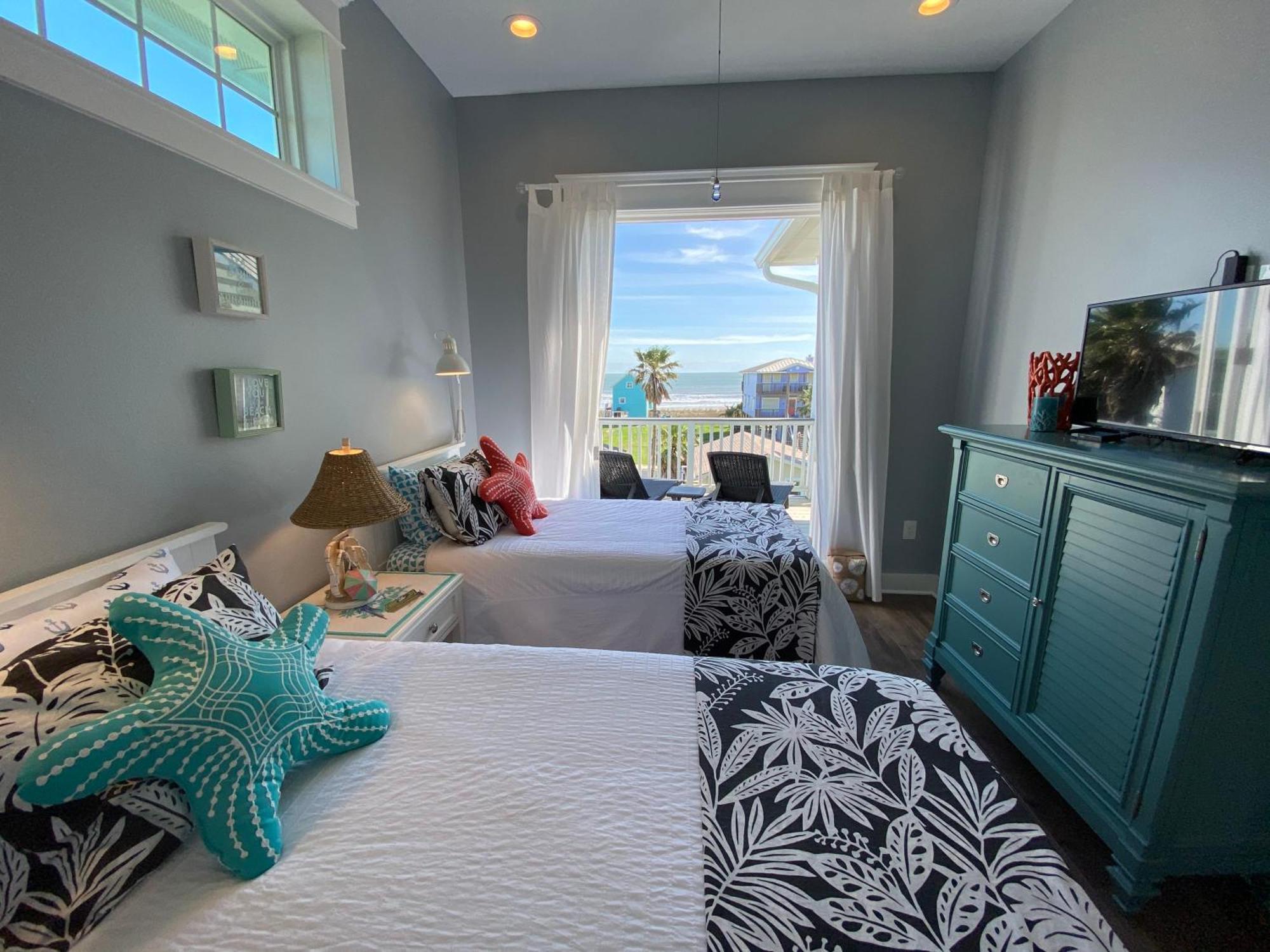 Beachside Paradise Retreat With Luxury Villa Galveston Bagian luar foto